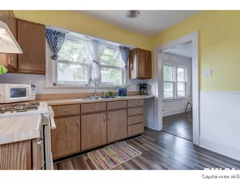 2428 S 10th St, Springfield, IL 62703 photo 7