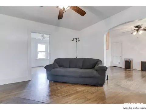 2428 S 10th St, Springfield, IL 62703 photo 3