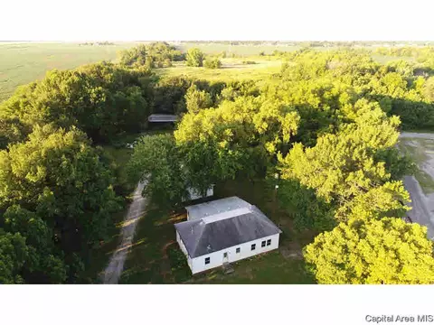 501 E Main, Thayer, IL 62689 photo 3