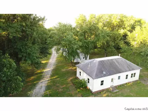 501 E Main, Thayer, IL 62689 photo 1