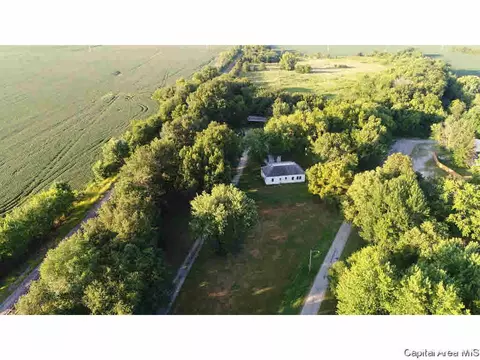 501 E Main, Thayer, IL 62689 photo 2