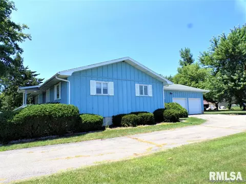 453 E Prospect St, Oneida, IL 61467 photo 2