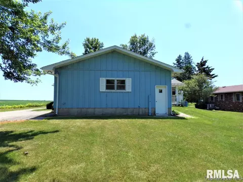 453 E Prospect St, Oneida, IL 61467 photo 4