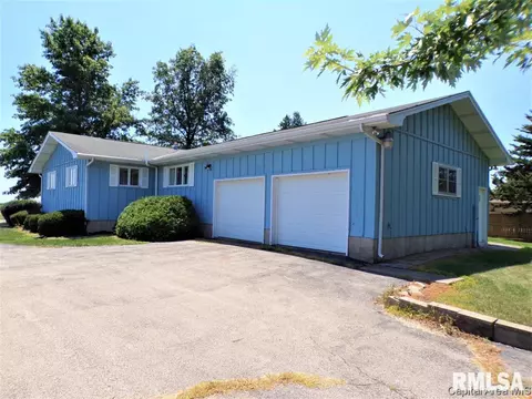 453 E Prospect St, Oneida, IL 61467 photo 3
