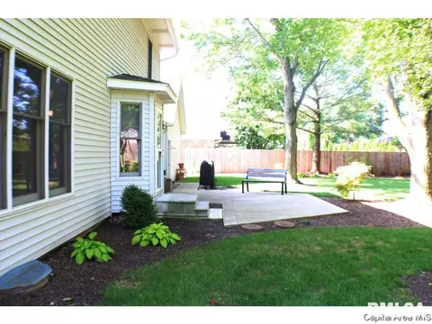 1613 Bent Oak Dr, Springfield, IL 62704 photo 5