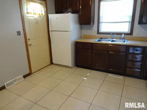 2209 Watch Ave, Springfield, IL 62702 photo 9