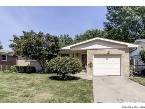 40 Longbow Ln, Springfield, IL 62704 photo 2