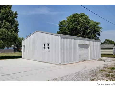 248 E Olive St, Virden, IL 62690 photo 5