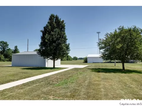 248 E Olive St, Virden, IL 62690 photo 36