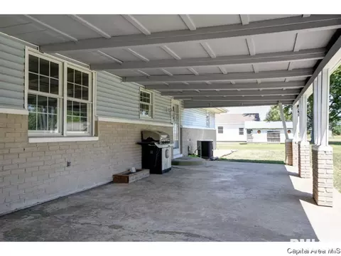248 E Olive St, Virden, IL 62690 photo 33