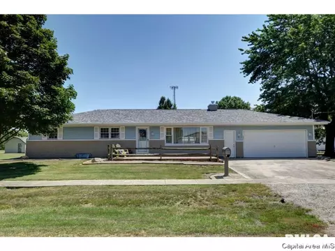 248 E Olive St, Virden, IL 62690 photo 1