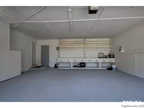 248 E Olive St, Virden, IL 62690 photo 31