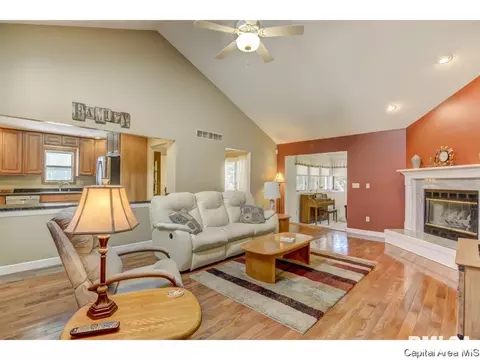 805 High Pointe Dr, Springfield, IL 62702 photo 6