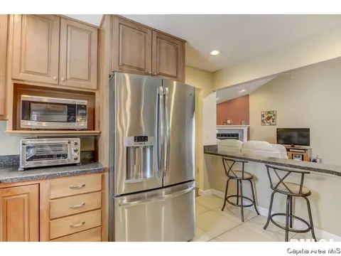 805 High Pointe Dr, Springfield, IL 62702 photo 10