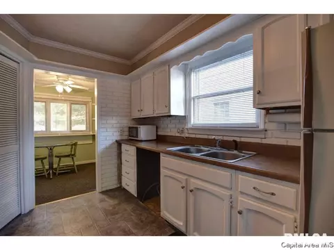 514 Kern St, Springfield, IL 62703 photo 8