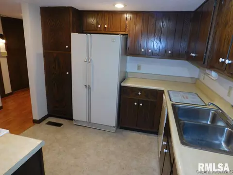2012 Jeanette Ln UNIT D, Springfield, IL 62702 photo 6