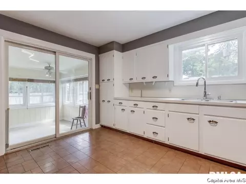 3246 S 1st, Springfield, IL 62703 photo 8