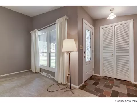 3246 S 1st, Springfield, IL 62703 photo 2