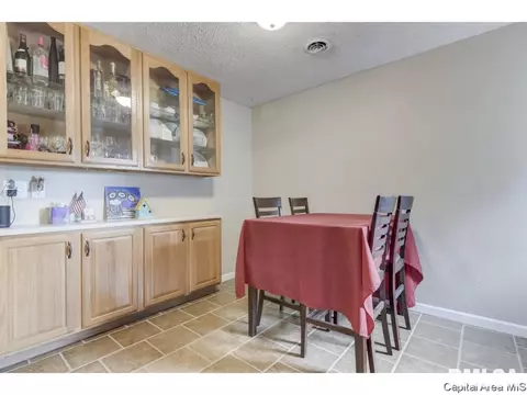 111 Mesa Rd, Springfield, IL 62702 photo 8