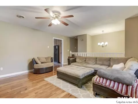 111 Mesa Rd, Springfield, IL 62702 photo 10