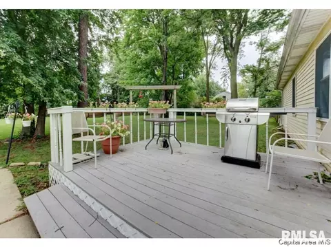 3180 White Timber Rd, Springfield, IL 62712 photo 6