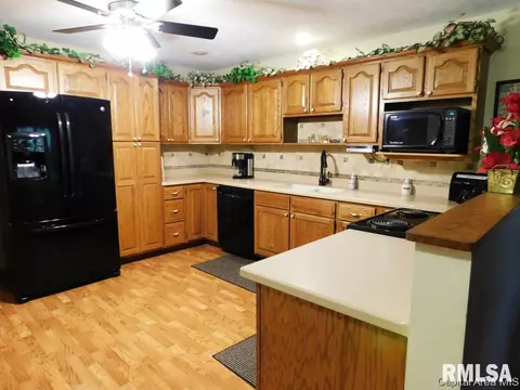 3180 White Timber Rd, Springfield, IL 62712 photo 7