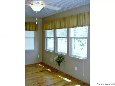 609 W Martin Street St, Abingdon, IL 61410 photo 10