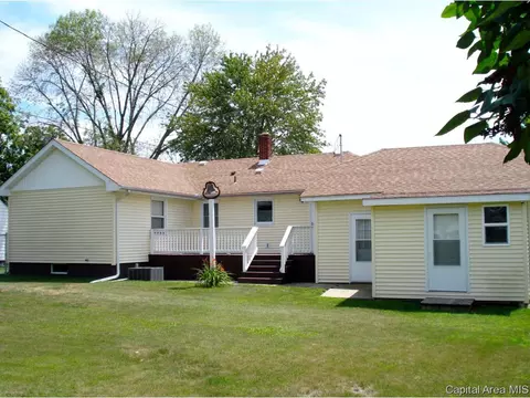 609 W Martin Street St, Abingdon, IL 61410 photo 4