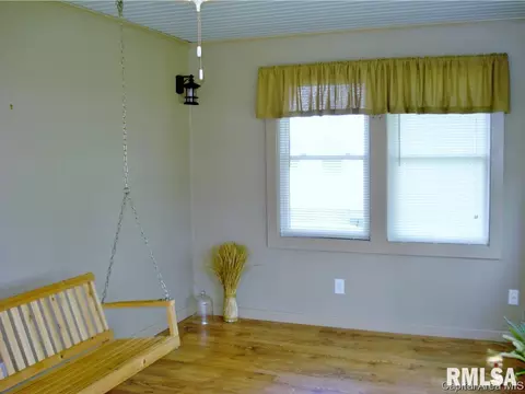 609 W Martin Street St, Abingdon, IL 61410 photo 9
