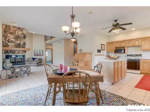3950 Rochester Rd, Springfield, IL 62712 photo 11