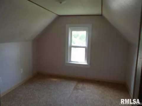 208 E Martin St, Abingdon, IL 61410 photo 10
