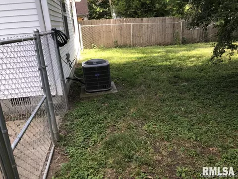 1011 S 17th St, Springfield, IL 62703 photo 9
