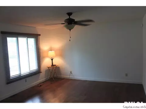 1936 Skipton, Springfield, IL 62702 photo 3