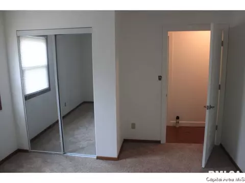 1936 Skipton, Springfield, IL 62702 photo 9