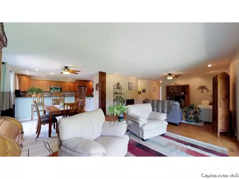 49 Greencastle Cir, Springfield, IL 62712 photo 3