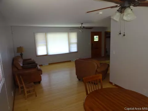 611 Kenyon Dr, Springfield, IL 62704 photo 5