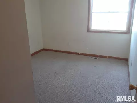 2255 E Cedar St, Springfield, IL 62703 photo 5