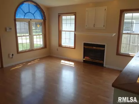 2255 E Cedar St, Springfield, IL 62703 photo 2