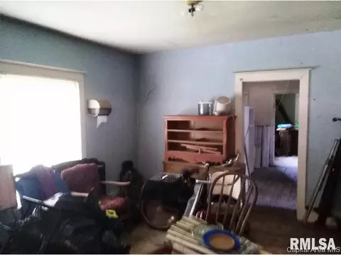 103 S 7th St, Girard, IL 62640 photo 5