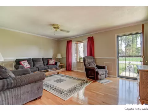 2008 E Black Ave, Springfield, IL 62702 photo 3