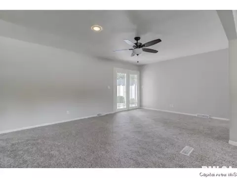 1917 Creighton Ct, Springfield, IL 62703 photo 4