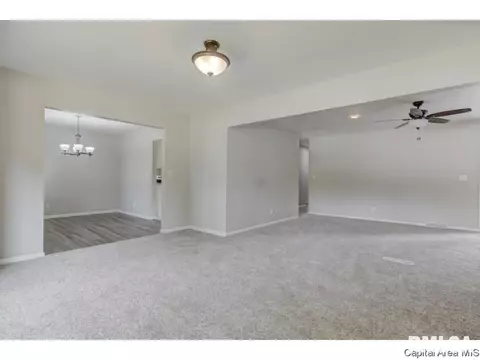 1917 Creighton Ct, Springfield, IL 62703 photo 2