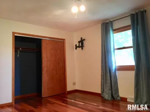 809 W Washington St, Athens, IL 62613 photo 12