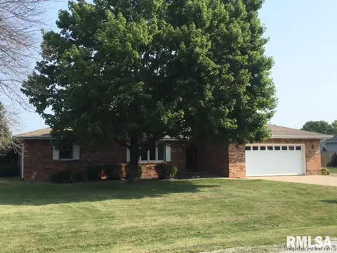 809 W Washington St, Athens, IL 62613 photo 2