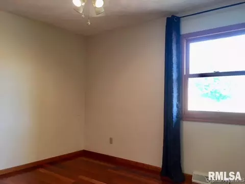 809 W Washington St, Athens, IL 62613 photo 13