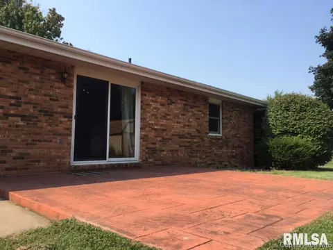 809 W Washington St, Athens, IL 62613 photo 17