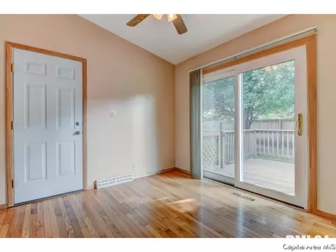700 E Dove, Athens, IL 62613 photo 8