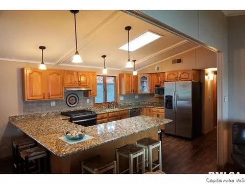 39 Vine Ln, Avon, IL 61415 photo 9