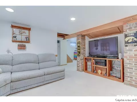 1817 S Walnut St, Springfield, IL 62704 photo 11