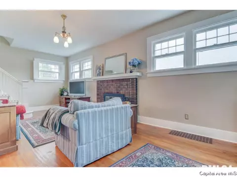 1817 S Walnut St, Springfield, IL 62704 photo 4